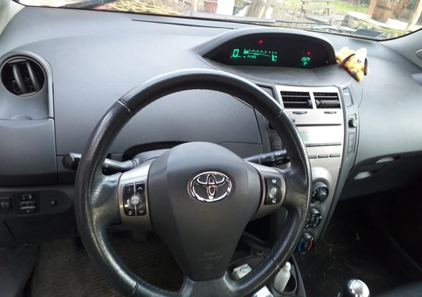 Toyota Yaris cena 16500 przebieg: 141425, rok produkcji 2010 z Warszawa małe 29